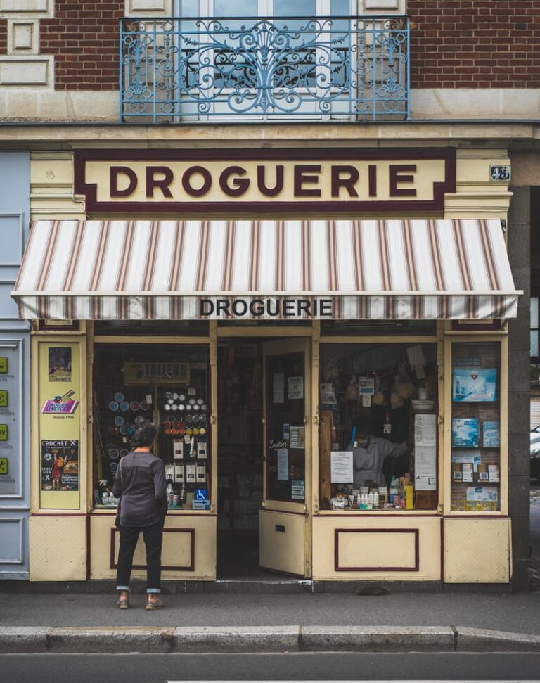 Drogerie, Drugstore